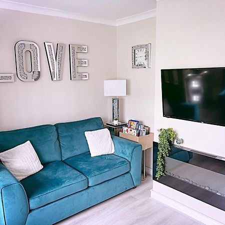 Entire 3-Bedroom Home In Oldham - Guest House Exteriér fotografie