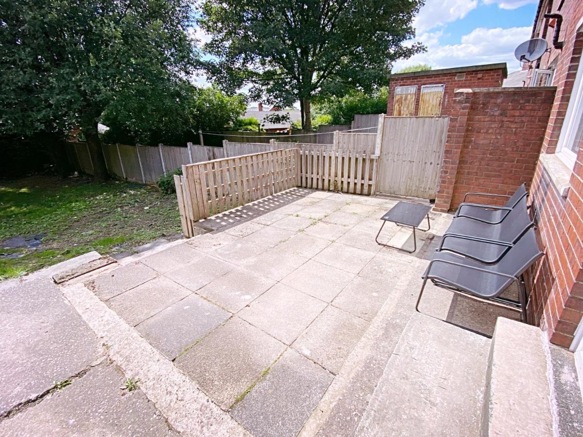 Entire 3-Bedroom Home In Oldham - Guest House Exteriér fotografie