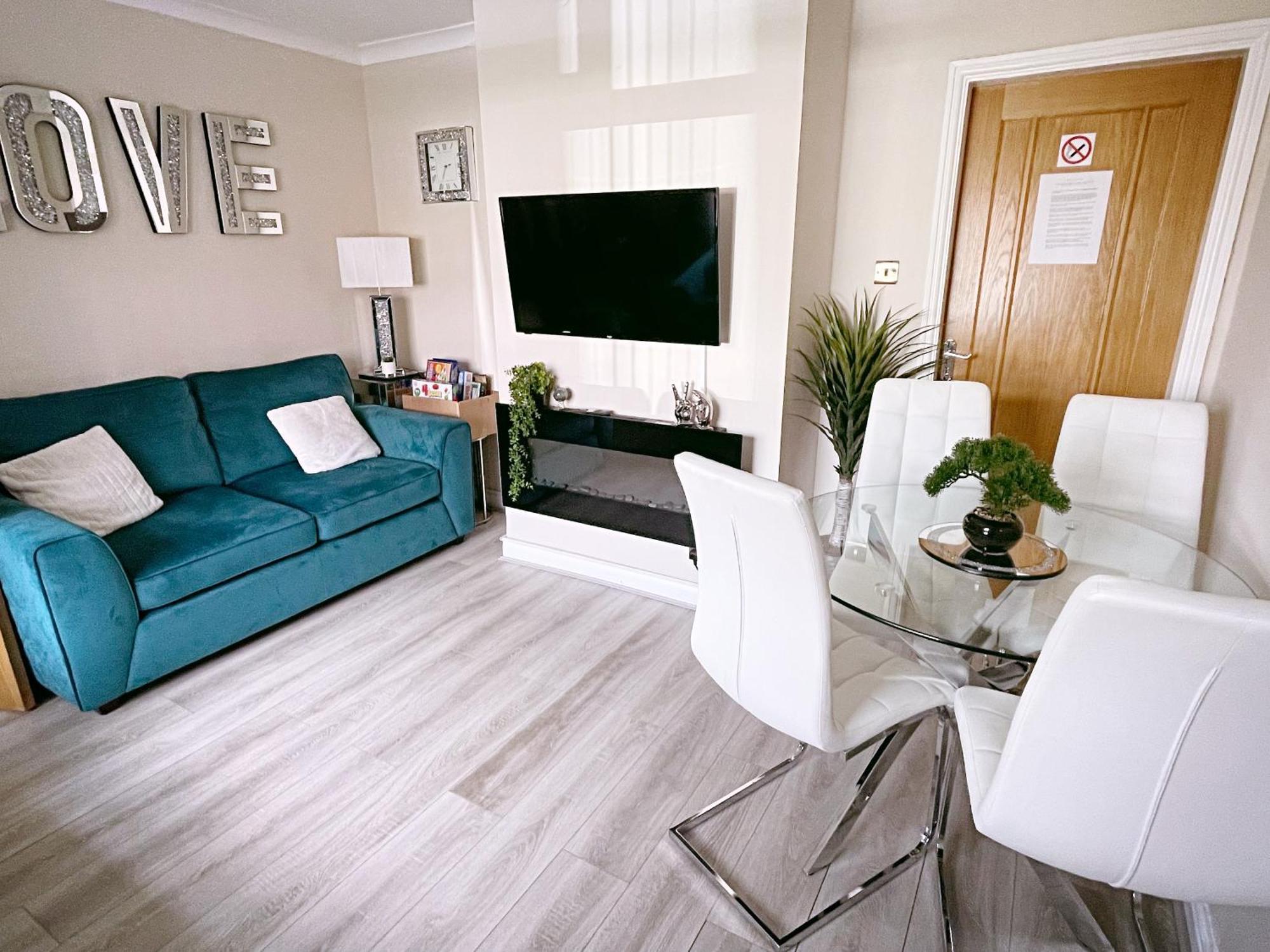 Entire 3-Bedroom Home In Oldham - Guest House Exteriér fotografie