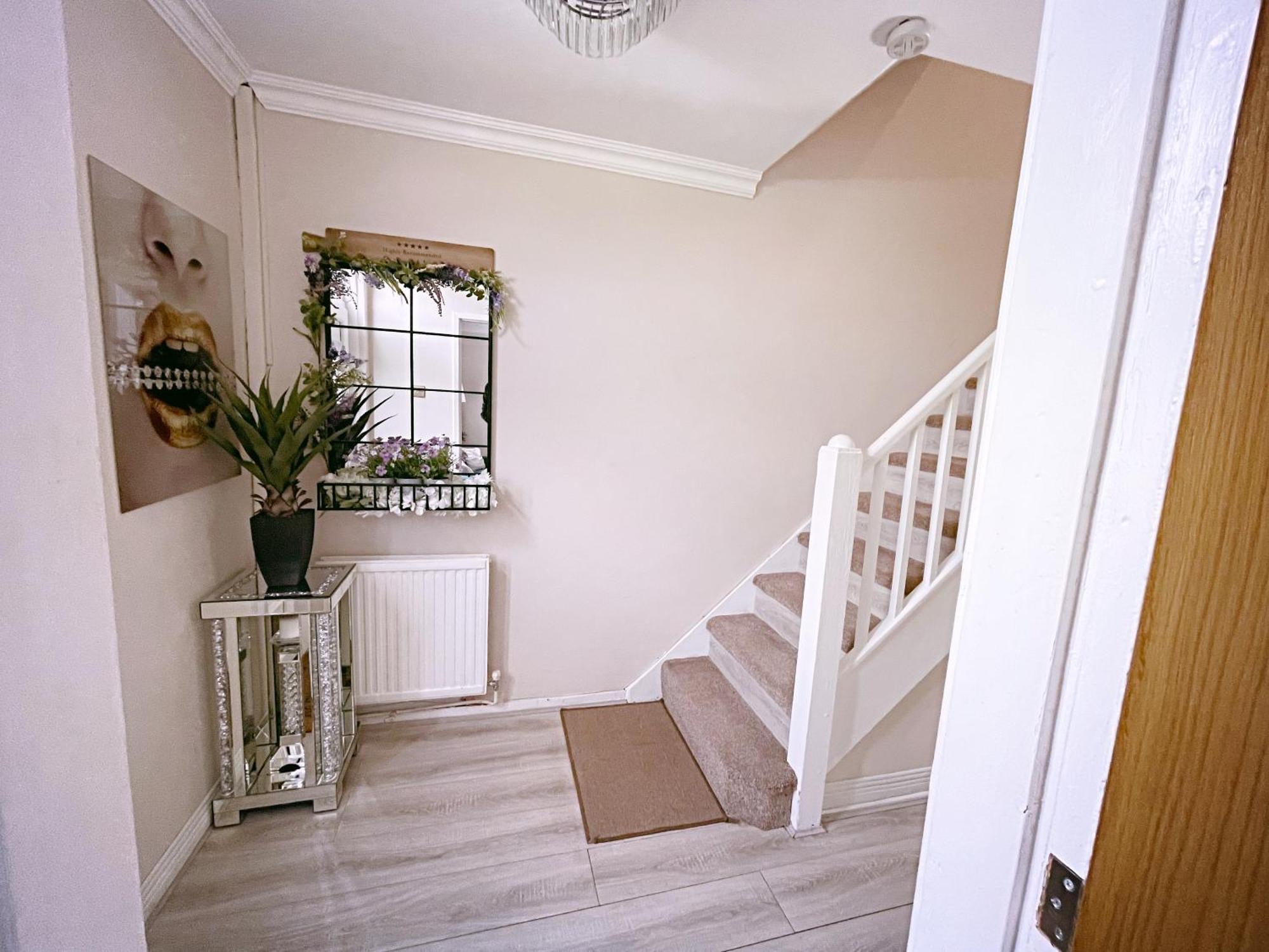 Entire 3-Bedroom Home In Oldham - Guest House Exteriér fotografie